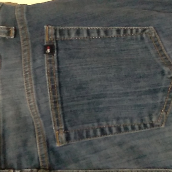 TOMMY HILFIGER crop jeans size 8. - Picture 4 of 12